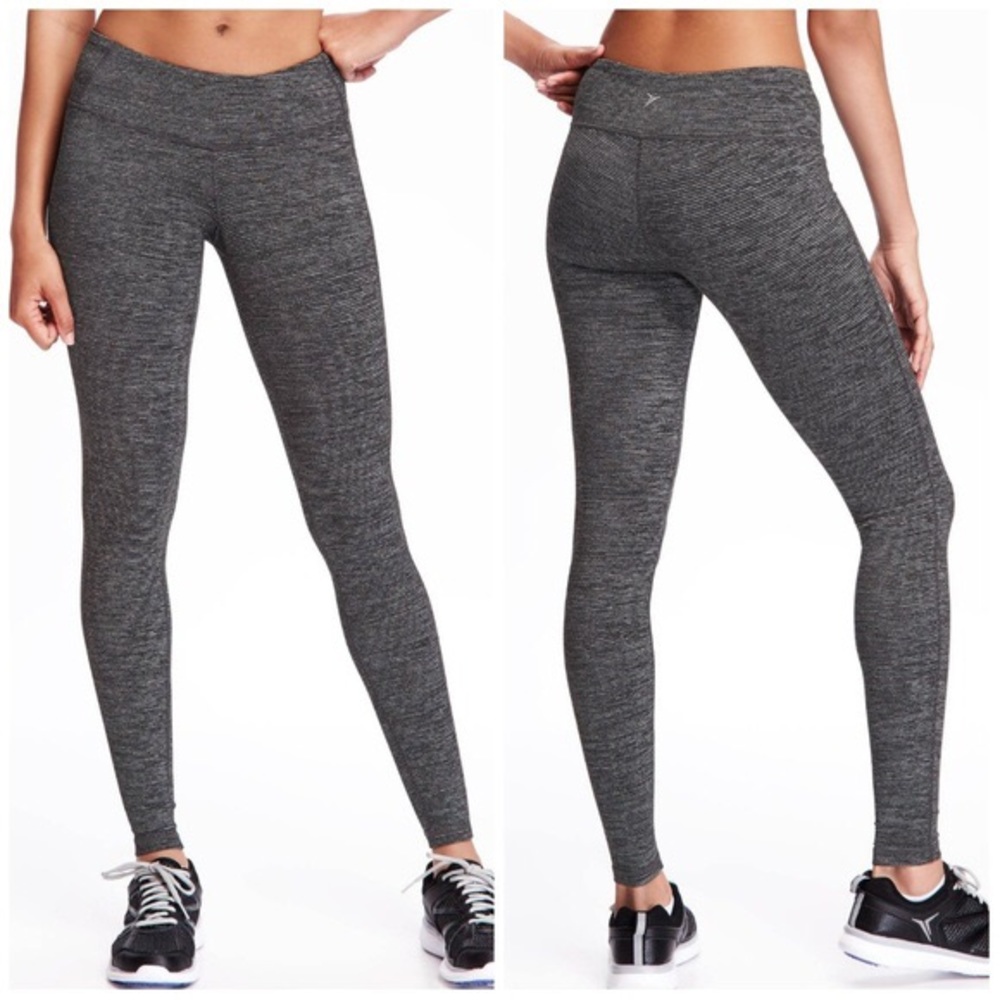 Old navy : black and white striped leggings